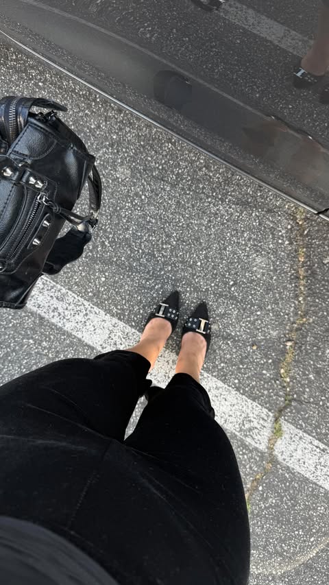 Instagram post by @cynthiamadridx for Zeelool. Caption reads: Perf accessorie👓 @zeelool Use code “10cynthia” $....