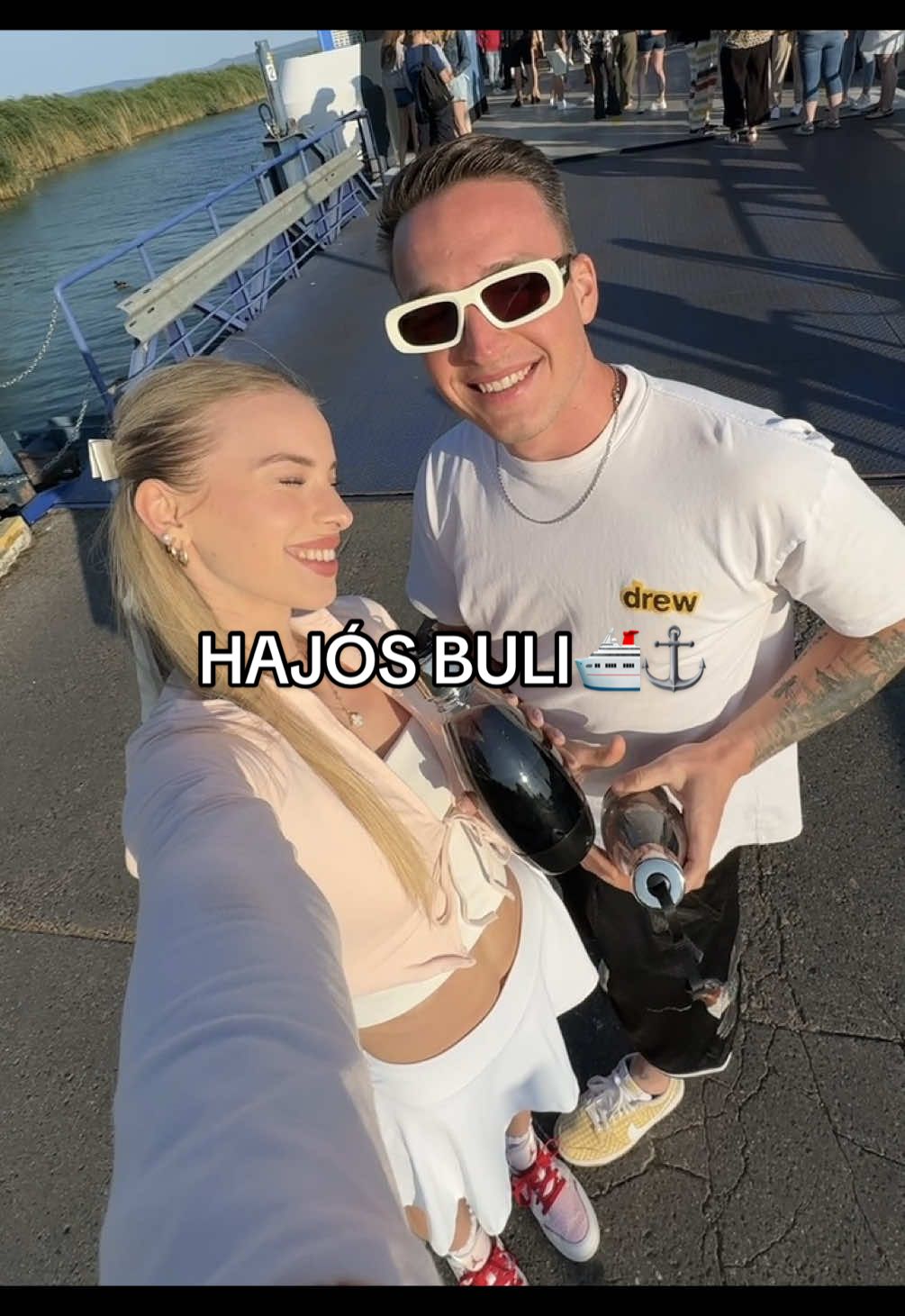 TikTok post by @angiizsigmond for SodaStream. Caption reads: [...] csaptunk a Rádió 1-gyel és a SodaStreammel!....