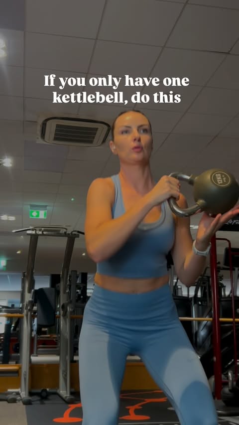 Instagram post by @laura_bodyzone for Nike Women. Caption reads: [...] 45 to 60 seconds between rounds. 🦋....
