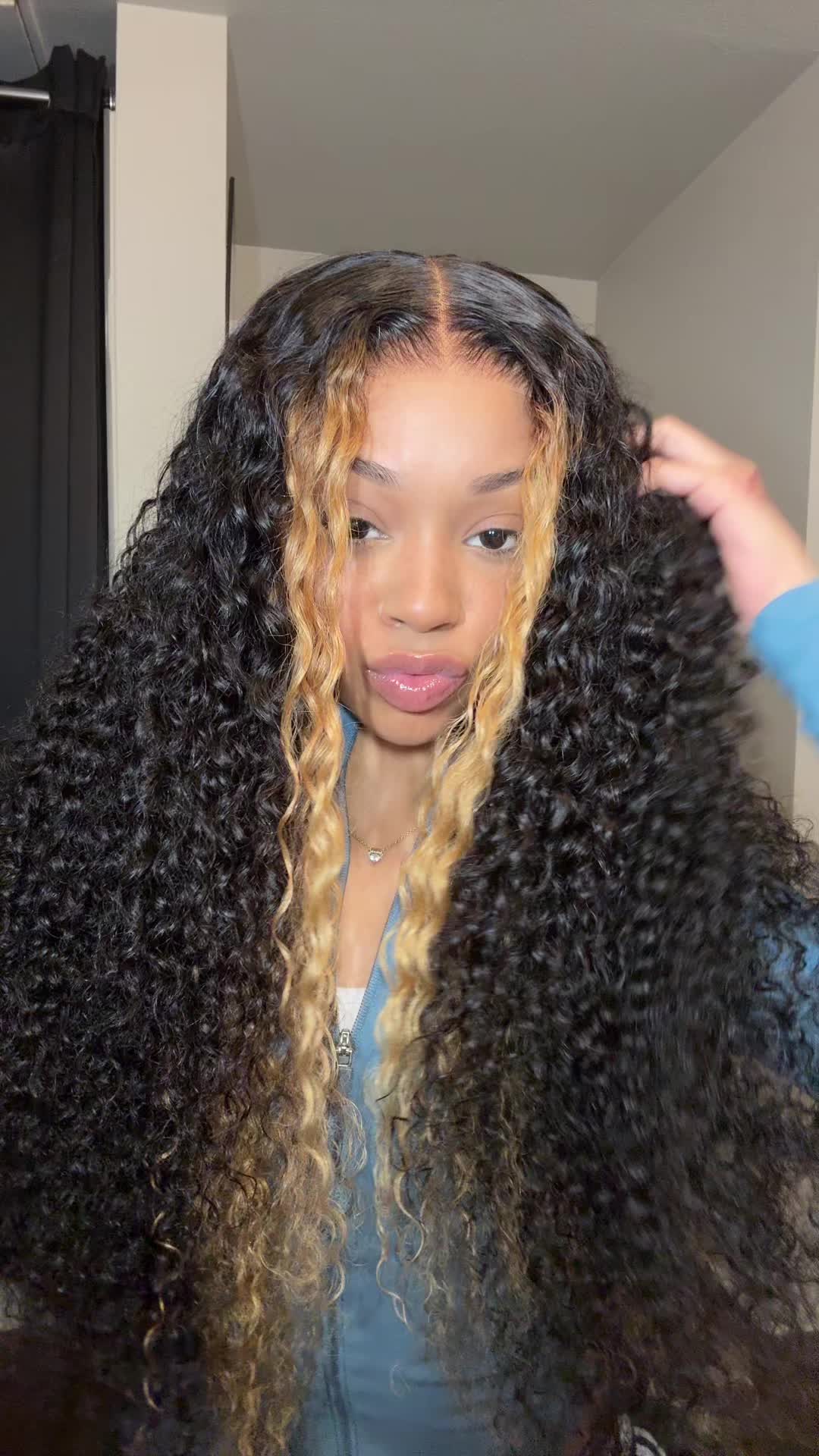 TikTok post by @jaidahhlanay for Amanda Hair. Caption reads: @amandahair 😍❤️ #amandahair #amandahairshop [...].