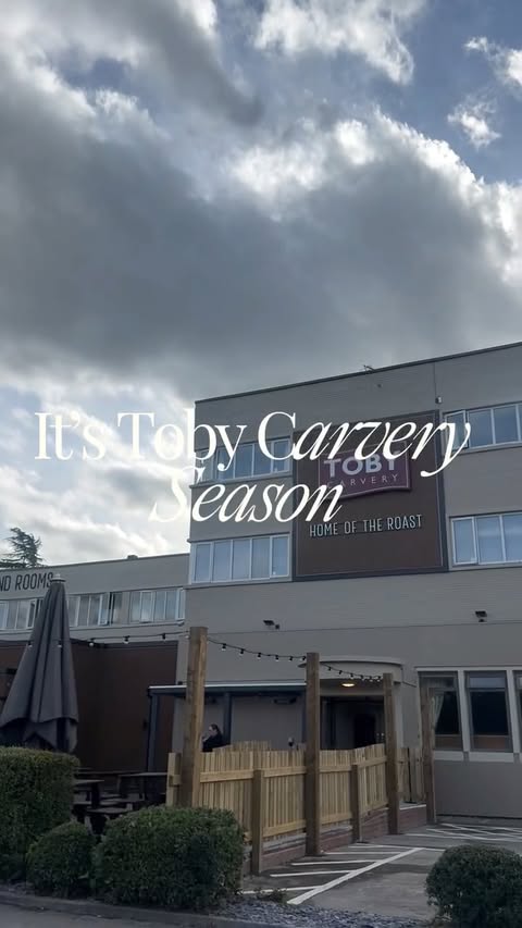 Instagram post by @lifeofeande for Toby Carvery. Caption reads: [...] season and where better to go than....