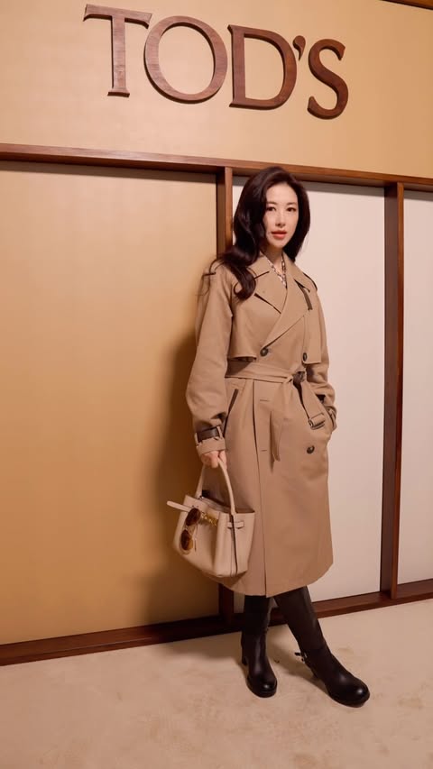 Instagram post by @zhuzhuclubheaven for Tod's. Caption reads: [...] her personalised T Signature Bag. #Tods....