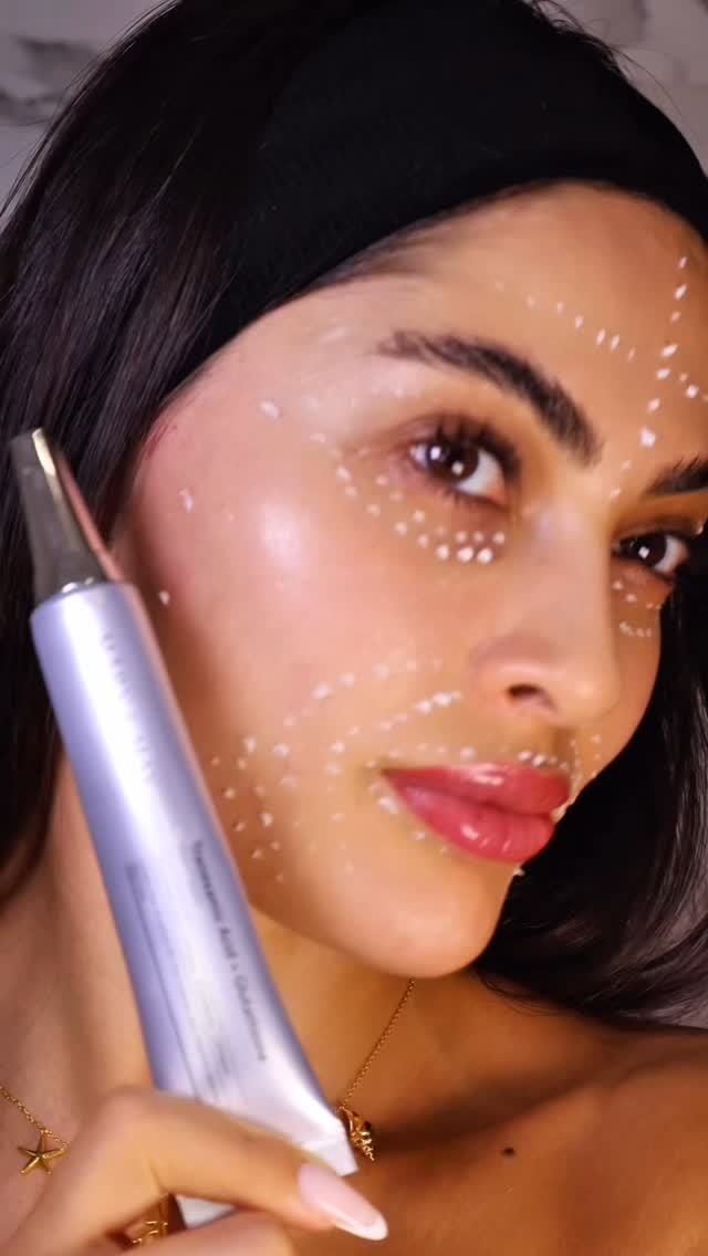 Instagram post by @asiyeekarakus for StyleKorean. Caption reads: Guuurls, Kbeauty is on a whole different level.......