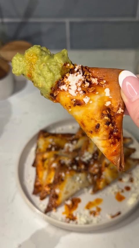 Instagram post by @ashleymarkleeats for Good Foods. Caption reads: [...] on repeat 🥑🔥

Ingredients: ½ cup....