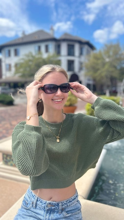 Instagram post by @genevareynoldsofficial for Slide Jewels. Caption reads: [...] off the jewelry from my latest @slidejewels....