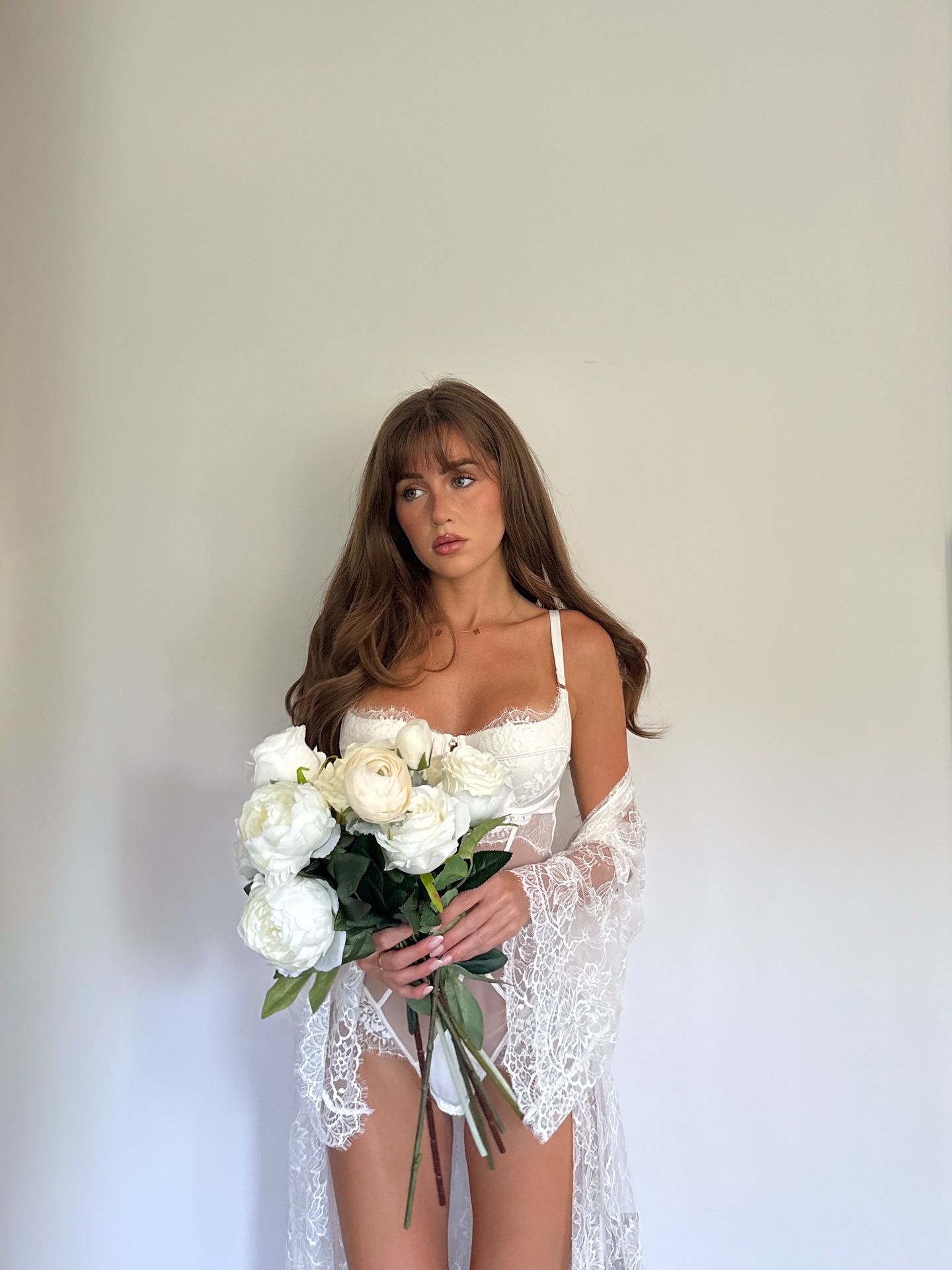 Instagram post by @geesteelx for Hunkemöller. Caption reads: Simplicity is key always 🦢🤍🕊️☁️
@hunkemoller ad.