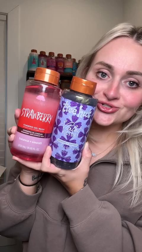 Instagram post by @jill200016_ for Treehut. Caption reads: [...] a double tap 2. Follow @jill200016_ &....