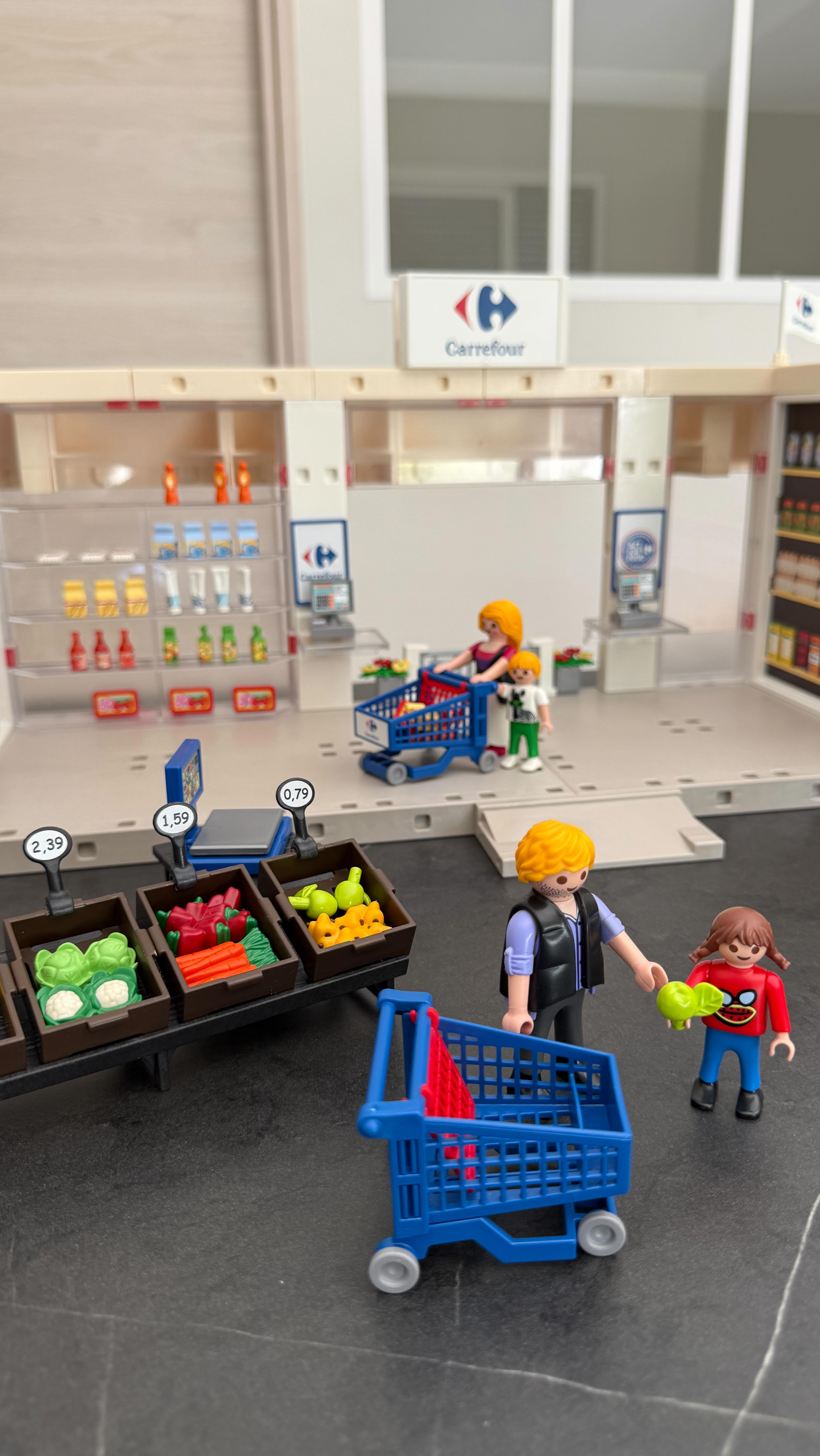 Instagram post by @louiseetleskids for Playmobil. Caption reads: @playmobilfrance_ X @carrefourfrance , clairement....