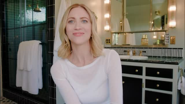 Instagram post by @brittanysnow for Nutrafol. Caption reads: [...] on my head! Credit goes to my friends....