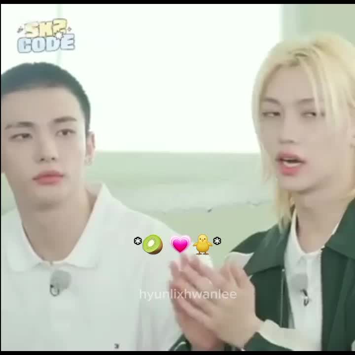 TikTok post by @hyunlixhwanlee for Stray Kids. Caption reads: [...] #hyunlixskz #whanghyunjin #felix....