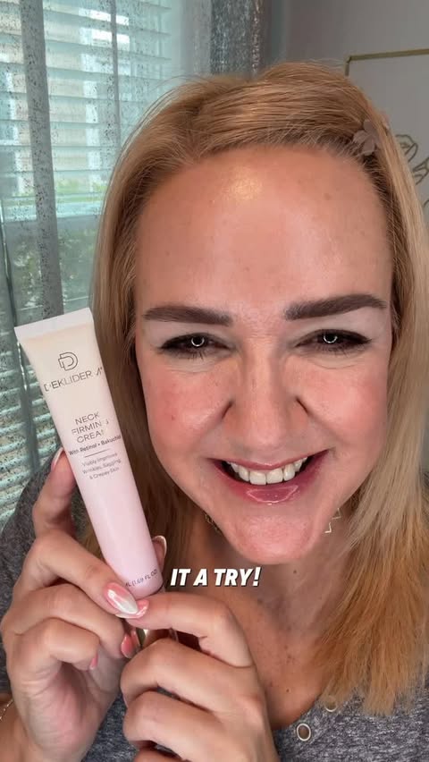 Instagram post by an influencer for Dekliderm. Caption reads: [...] to my consistent use of @dekliderm 𝑵𝒆𝒄𝒌....