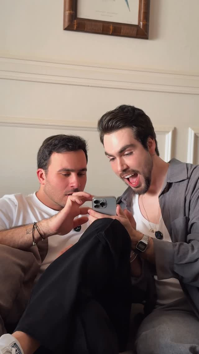 Instagram post by @lucasloboh for Amazon Brasil. Caption reads: Ele vive pegando no meu pé com meus produtos de....