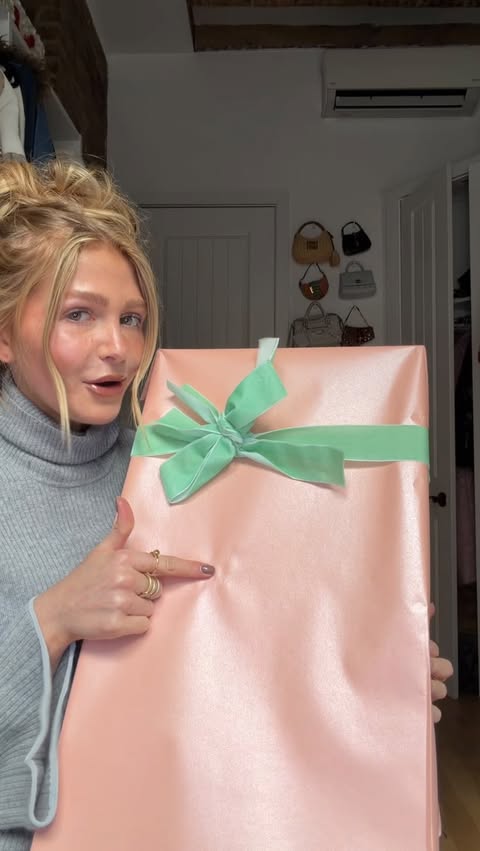 Instagram post by @halleykmcg for DSW. Caption reads: the @dsw gift exchange was so fun & im obsessed....