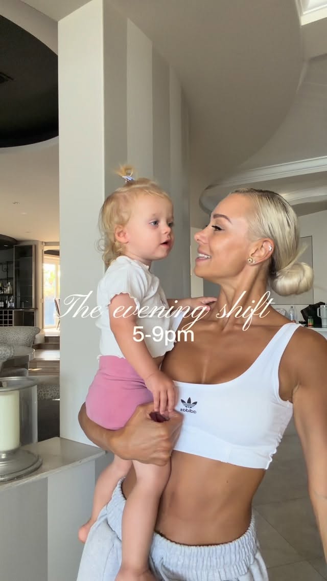 Instagram post by @laurensimpson for Naked Harvest Supplements. Caption reads: My 5-9pm night routine is pretty consistent these....