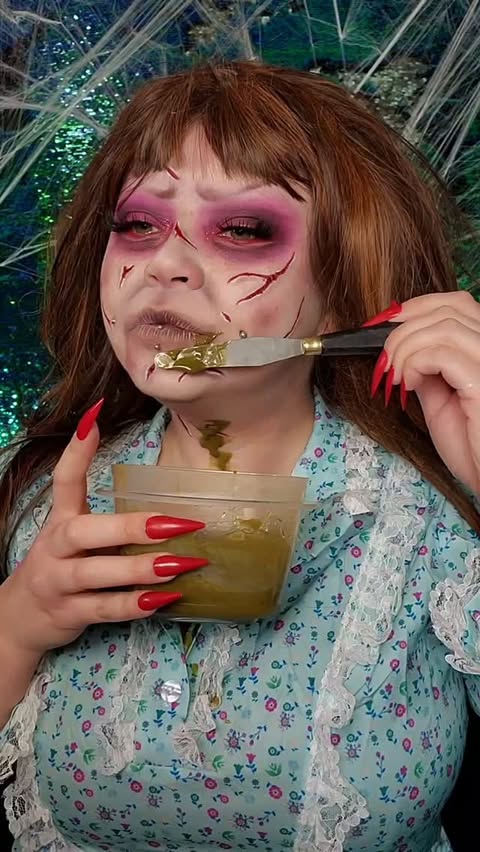 Instagram post by @sydneynicoleaddams for ColourPop Cosmetics. Caption reads: [...] code "sydneynicole") 🕯 🤮....