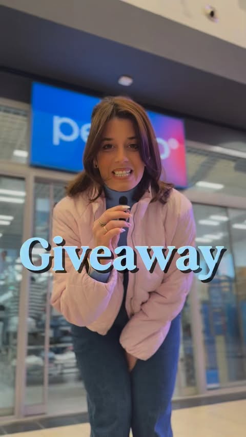 Instagram post by @calliope_karavasili for Pepco. Caption reads: [...] και η νέα συλλογή Royal Blue από την....