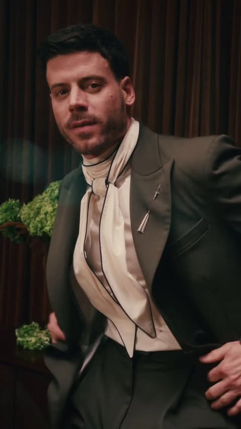 Instagram post by @francoisarnaud for Vanity Fair. Caption reads: In the lead-up to the 2026 Golden Globes, ‘Heated....