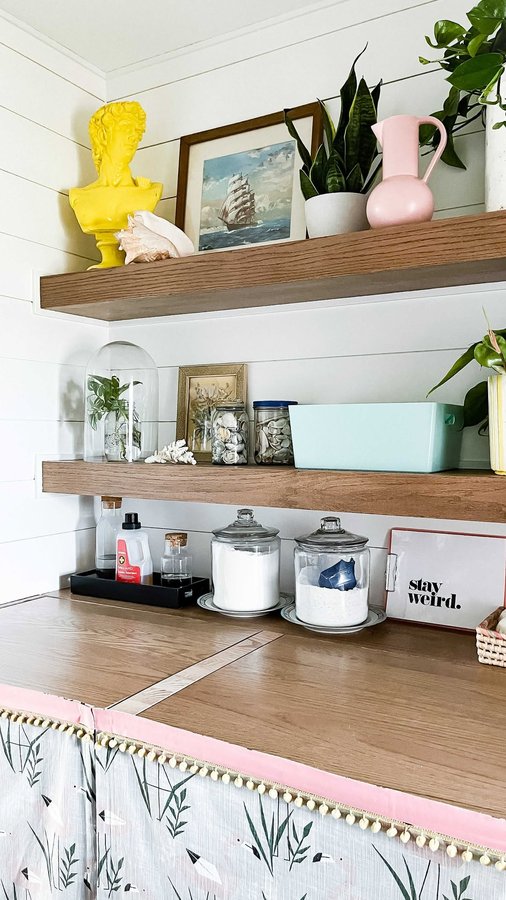 Instagram post by @hilaryprall for Lively Root. Caption reads: [...] of some beautiful plants from @livelyroot!....