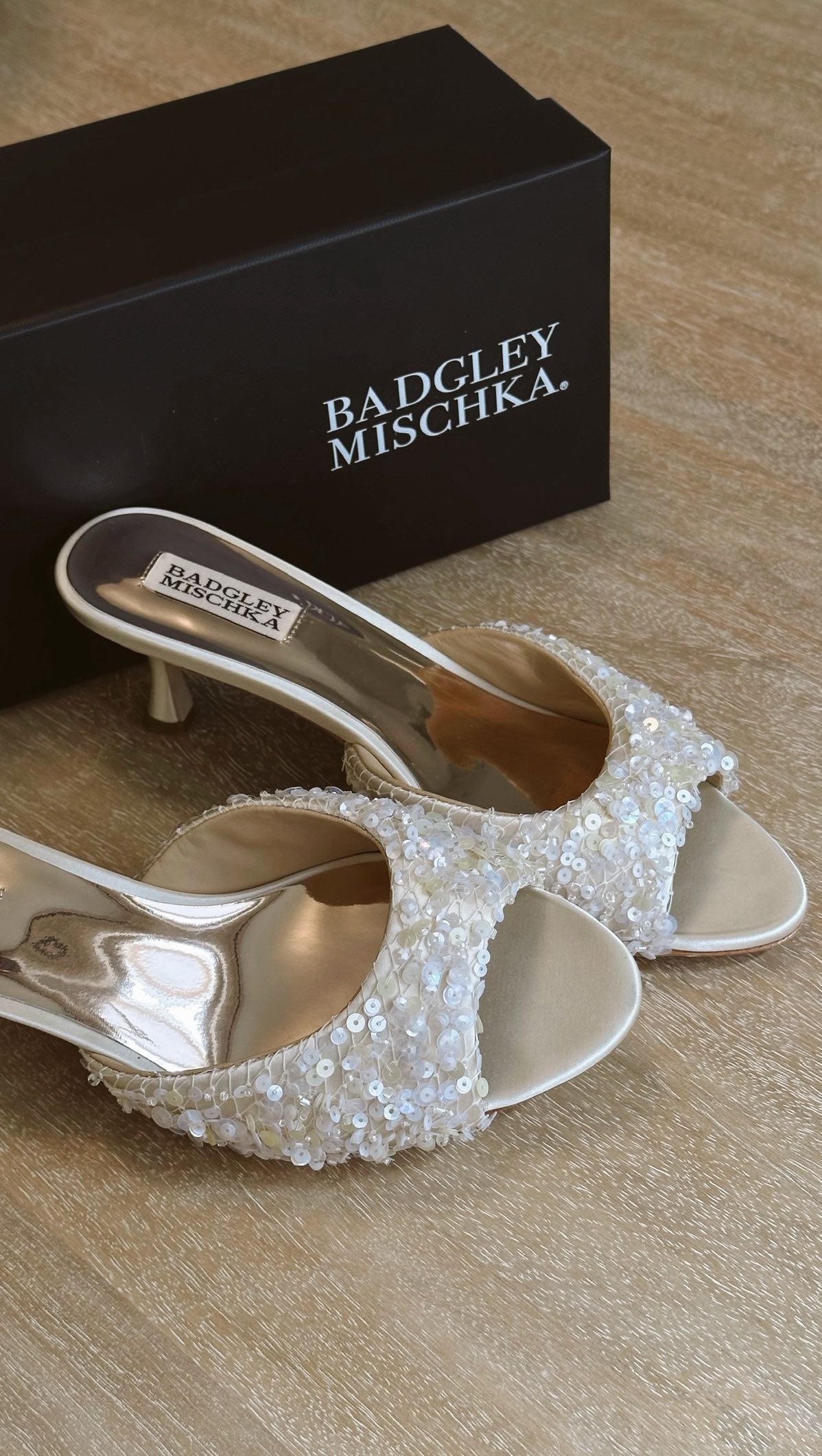 Instagram post by @lindseyharrod for superdown. Caption reads: finding bridal looks so you don’t have to. 
DAY....