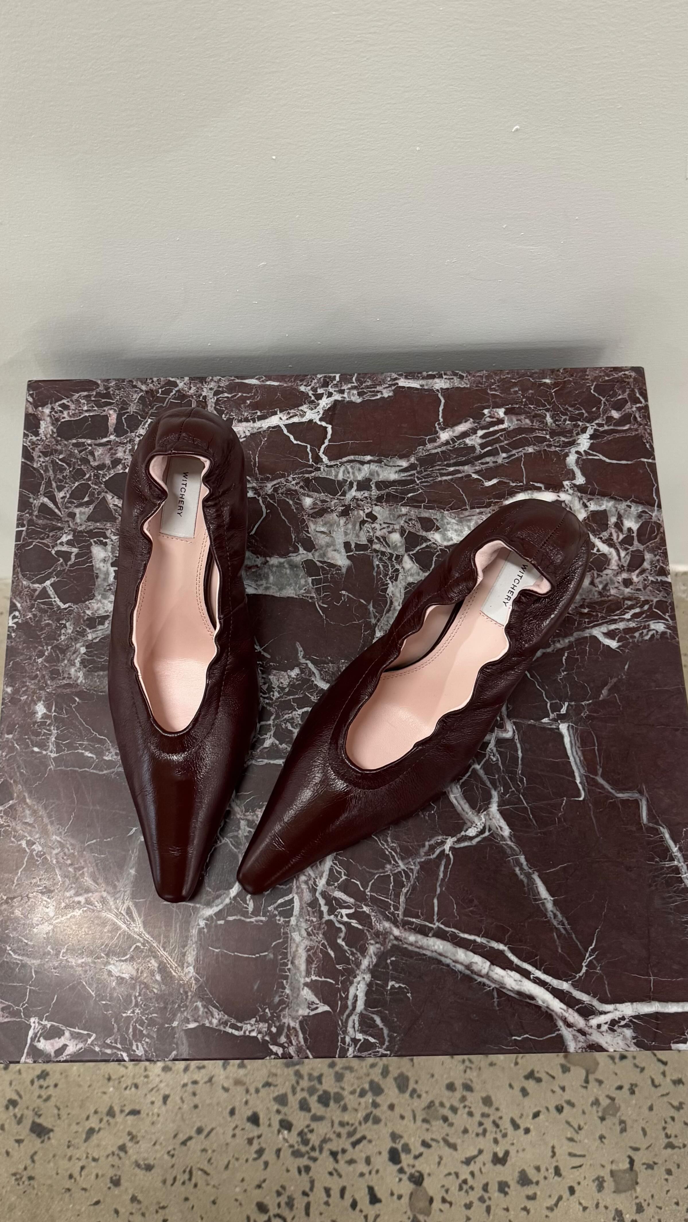 Instagram post by @pariswycherley for Witchery. Caption reads: DO NOT SLEEP ON @witcheryfashion right now.