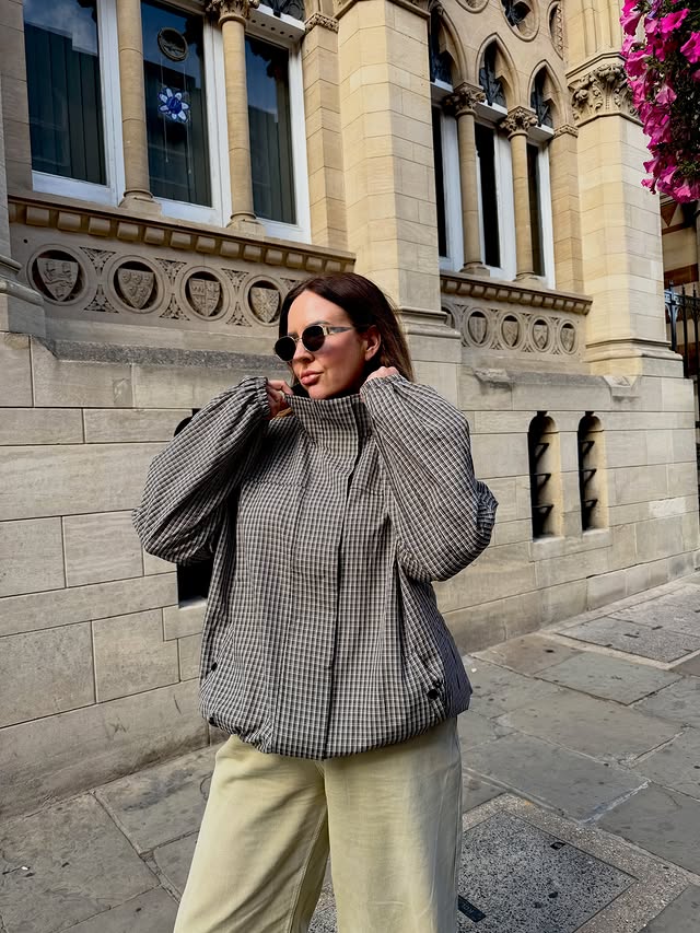 Instagram post by @mrsleonieholland for MISSGUIDED. Caption reads: It’s jacket weather and I ain’t mad @missguided AD.