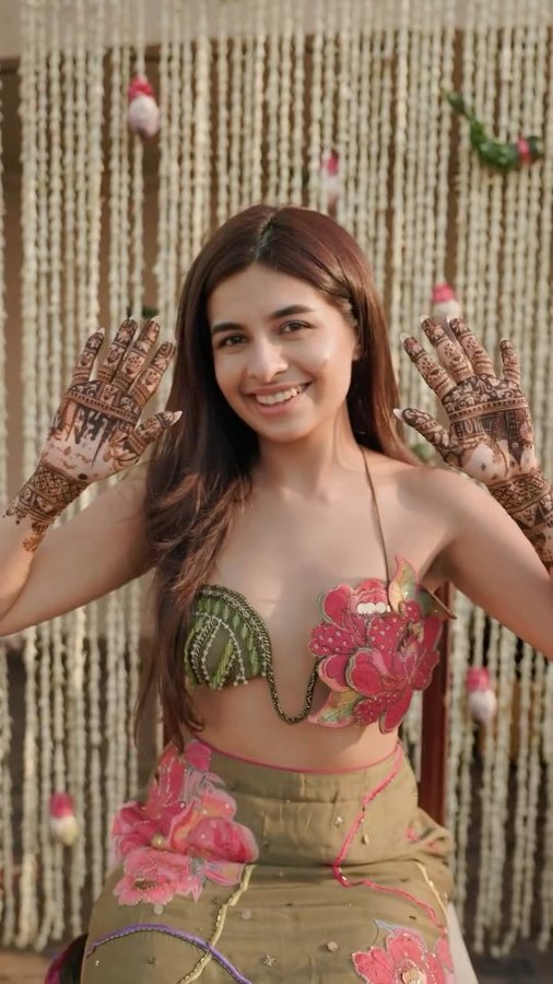 Instagram post by @weddingplzbrides for WeddingPlz.com. Caption reads: Bridal Mehendi Inspiration ✨
When artistry meets....