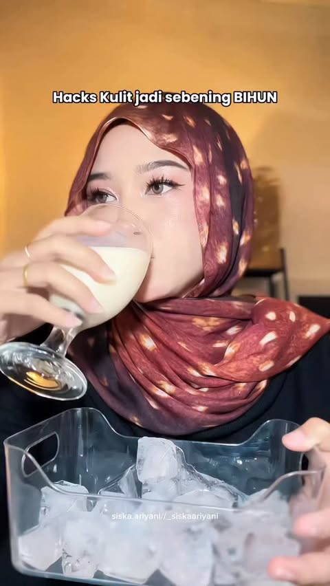 Instagram post by @_siskaariyani for Brighty Indonesia. Caption reads: pantes kulitnya sekarang cerahan banget 🤍🤍🤍....