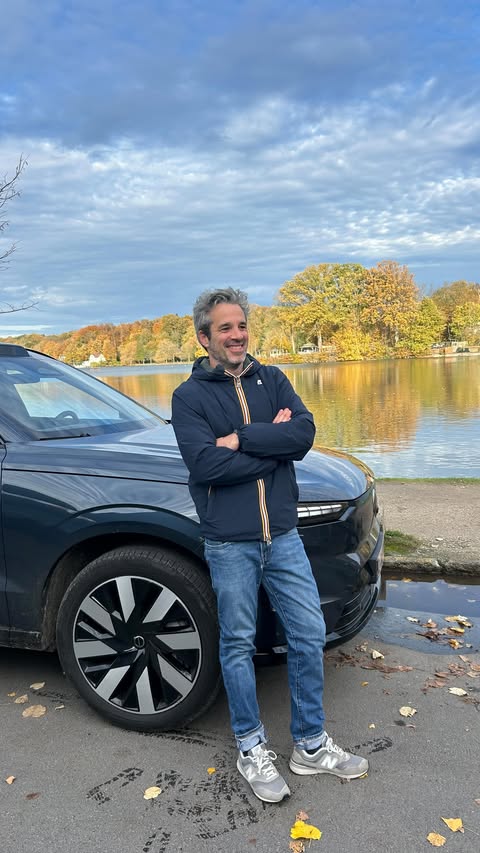 Instagram post by @adriendevyver_ for Volvo Cars. Caption reads: 🍁Premier automne en EX90 @volvocarbelux #annonce.