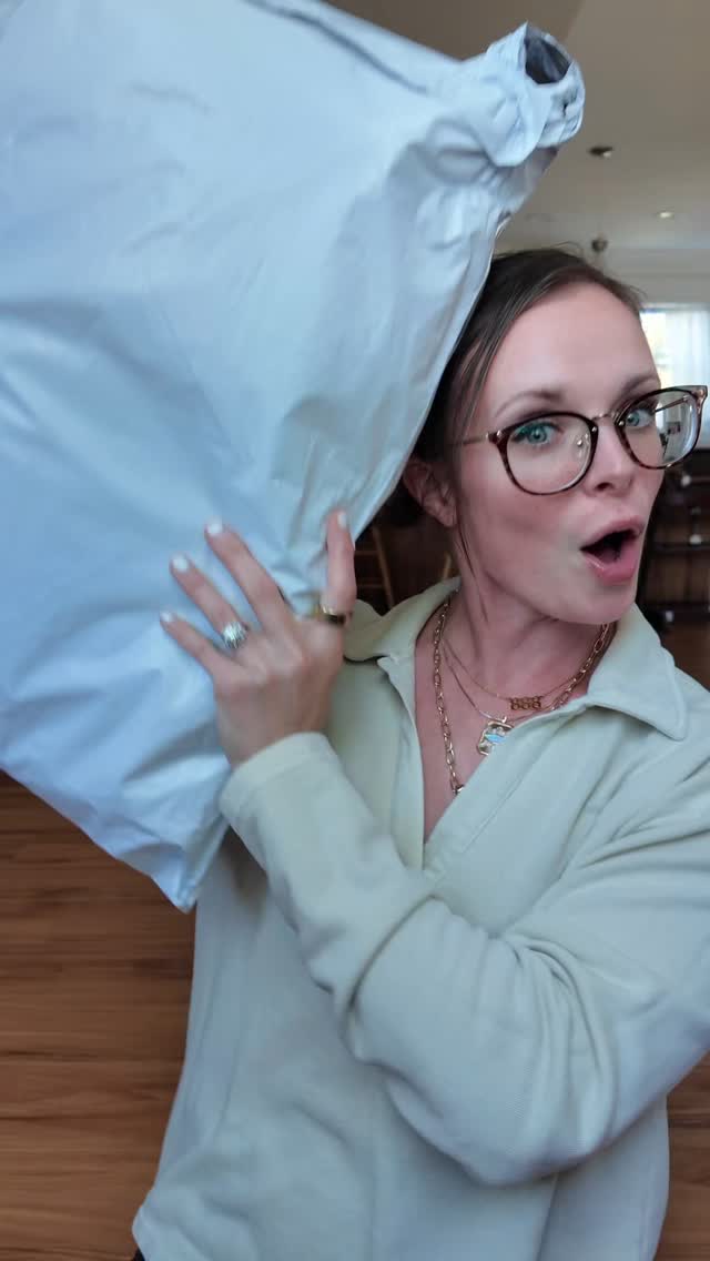 Instagram post by @klairelisabeth for Corro Shop. Caption reads: Some horses work for treats… my lesson horses earn....