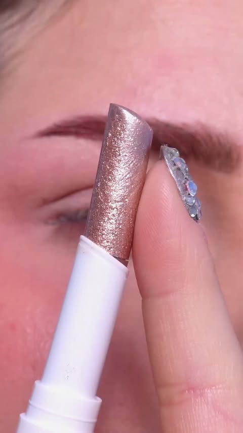 Instagram post by @klaudiakang for Sephora Collection. Caption reads: [...] in Sugar beam *gifted @sephorauk....