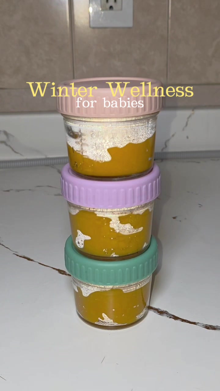 TikTok post by @angie_alvaradox for GROWNSY. Caption reads: [...] ones: squash + pear purée 🍐 Search @Grownsy....