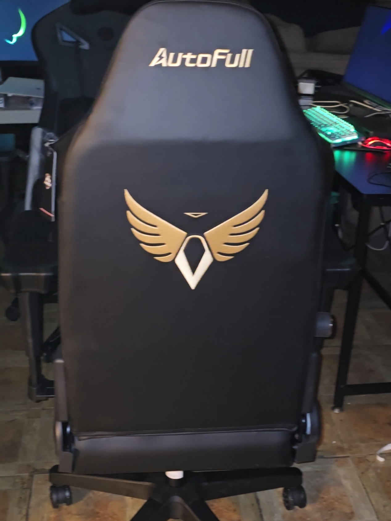 TikTok post by @michael_stout79 for AutoFull. Caption reads: alrighty tiktokers check out @AutoFullgamingchair....