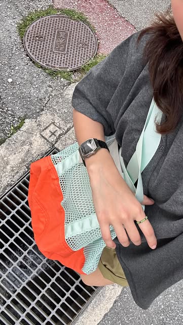 Instagram post by @yamamoto_miya for Beyond The Vines. Caption reads: [...] bag!! 新しいリバーシブルバッグゲット！ かわいくない？✨😙....