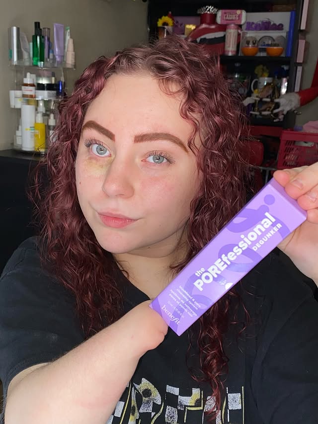 Instagram post by @kaylee_benoit18 for Benefit Club Pink US. Caption reads: [...] kayleebenoit16 - PRODUCT/GIFTED* ✨....