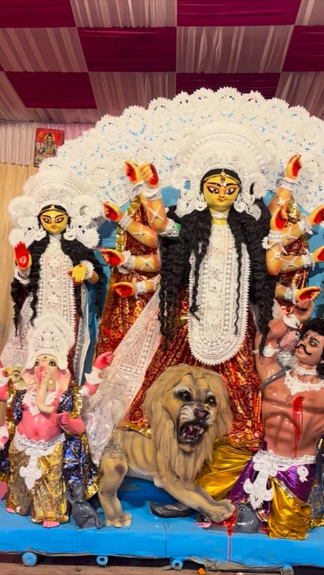 Instagram post by @this.is_payel for Pee Safe. Caption reads: Celebrating this Durga Puja without any fear of....