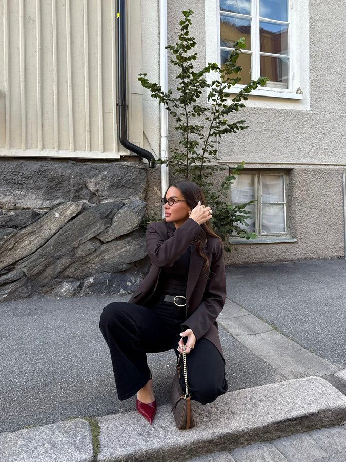 Instagram post by @mimmi.berglunds for MADLADY. Caption reads: 🥀👠💄🫦🫀🍂.