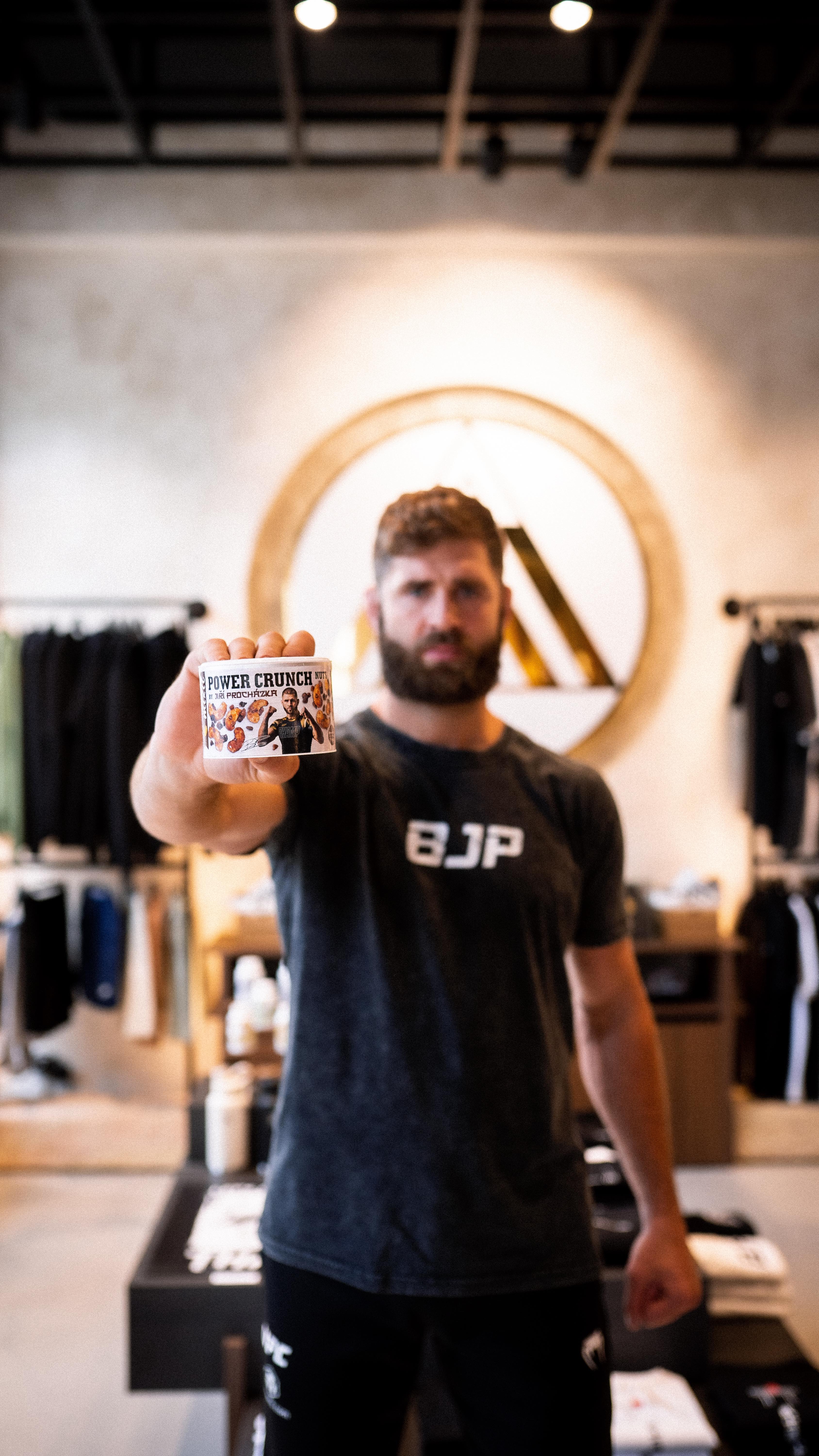 Instagram post by @jirkaprochazka for Mixit. Caption reads: Energie, uzemněnost a navíc to křupe 😀 - POWER....