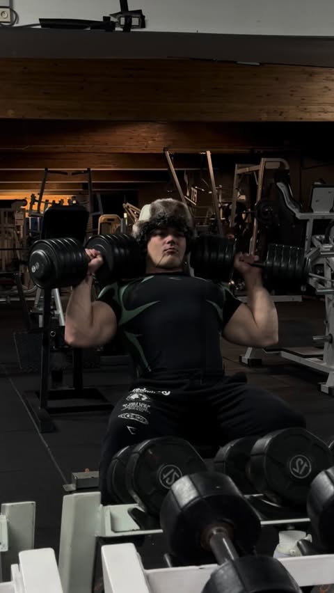 Instagram post by @reginstergakis for Nocco. Caption reads: accessory hero 🍏 annonce for @noccodanmark.