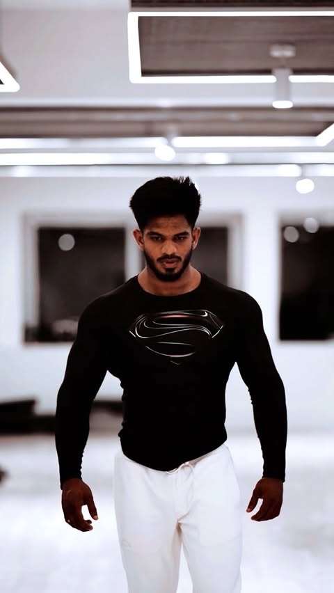 Instagram post by @fayaz_pato for Bigmuscles Nutrition. Caption reads: The pressure creates the diamond 💎🀄️💥🦬 #poser....