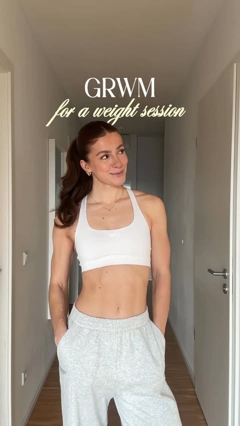 Instagram post by @maivaupel for ICANIWILL. Caption reads: @icaniwill 🫱🏻‍🫲🏽 slaying in training *anzeige....