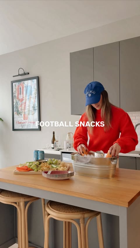 Instagram post by @averyday.eats for Primal Kitchen. Caption reads: [...] confirm that the @lesserevilsnacks x....