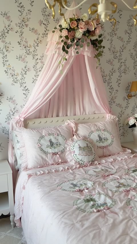 Instagram post by @the.becktriplets for Pottery Barn Kids. Caption reads: [...] up: Cali’s Room ✨ We partnered with....