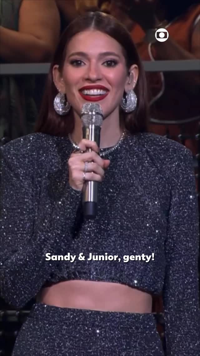 Instagram post by @anaclaraac for Globoplay. Caption reads: É SANDY & JÚNIOR, GENTY 🗣️ Quem conhece esse....