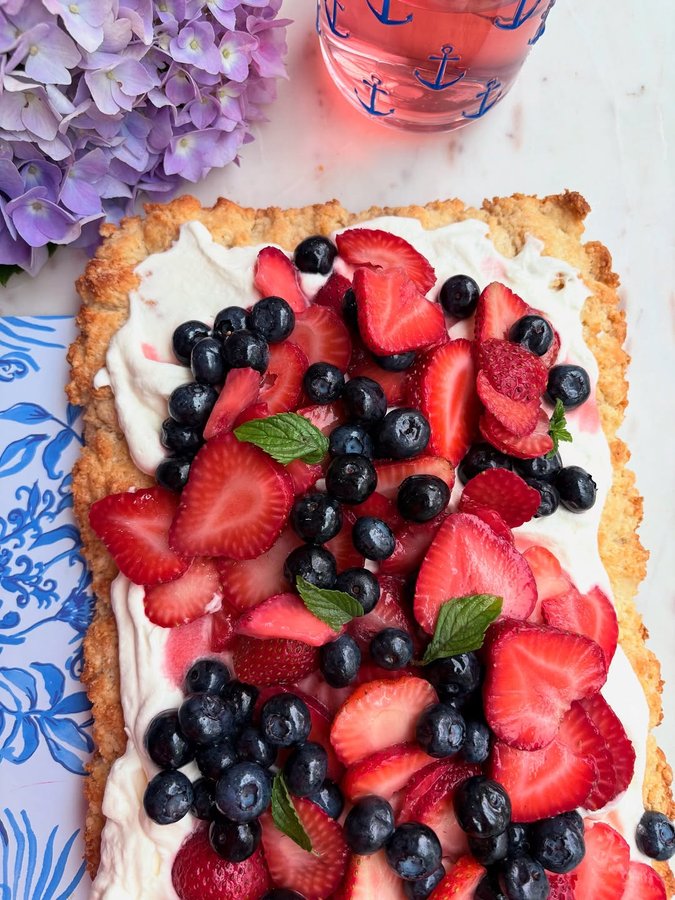 Instagram post by @aperfectfeast for Tea Runners. Caption reads: Berry sweet and oh-so-dreamy 🍓🫐 my Berries and....