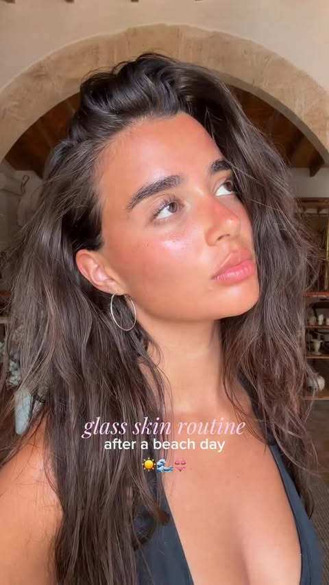 Instagram post by @saradeanii for L'Oréal Paris. Caption reads: my post beach skincare essentials 💜 @lorealparis....