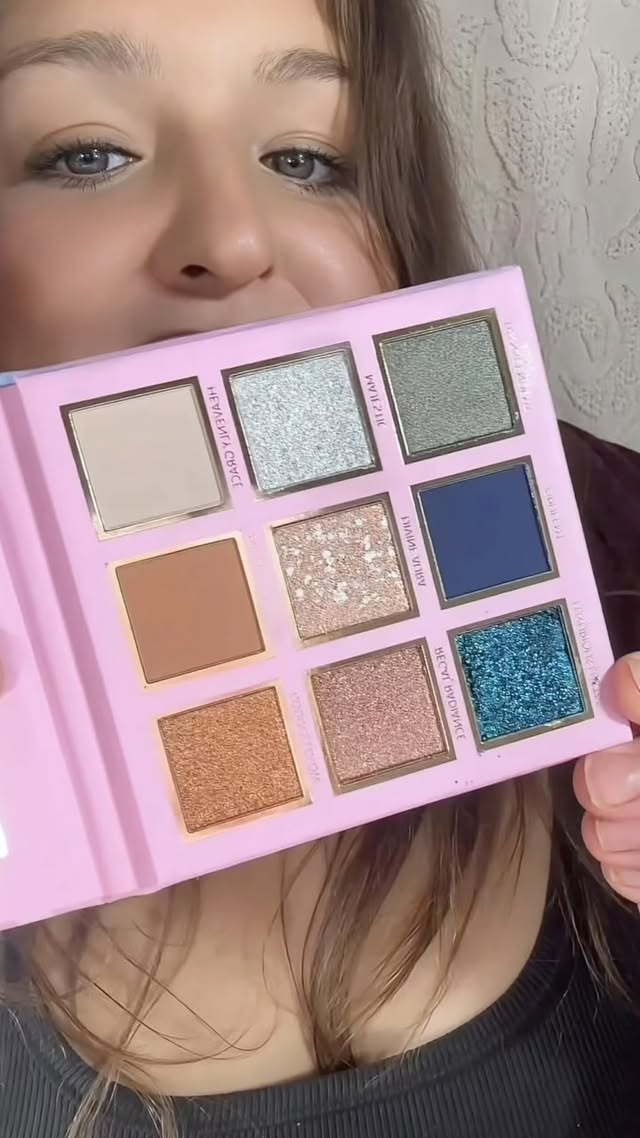 Instagram post by @dupeitcupid for Frank Body. Caption reads: #giftedbyipsy ✨ Time to UNBOX OCTOBER’S BOXYCHARM....