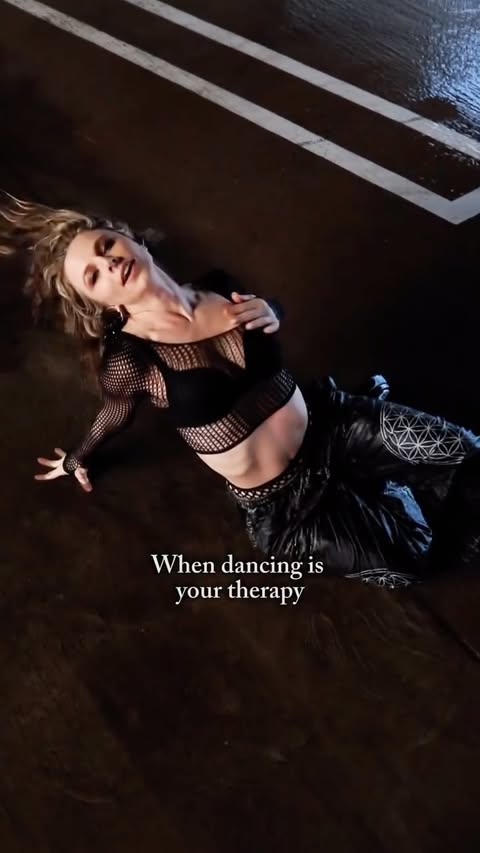 Instagram post by @thejamijones for iHeartRaves. Caption reads: [...] were filming content for @iheartraves when I....