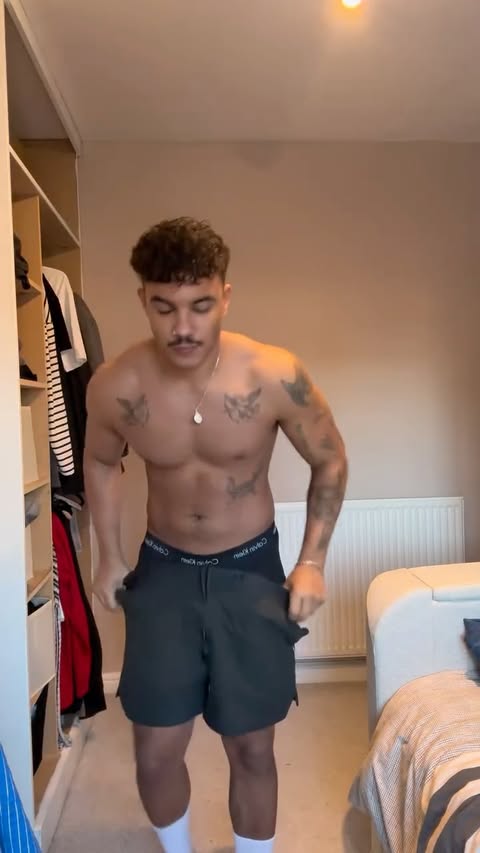 Instagram post by @freddiefraserr for ASOS. Caption reads: Who doesn’t love a @asos haul👕✨
Some new winter....