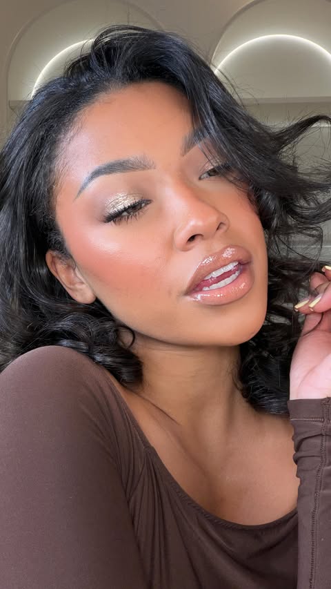 Instagram post by @leilanigreen for Bobbi Brown Cosmetics. Caption reads: Do you see this sparkle??? HELLO?! I was waiting....
