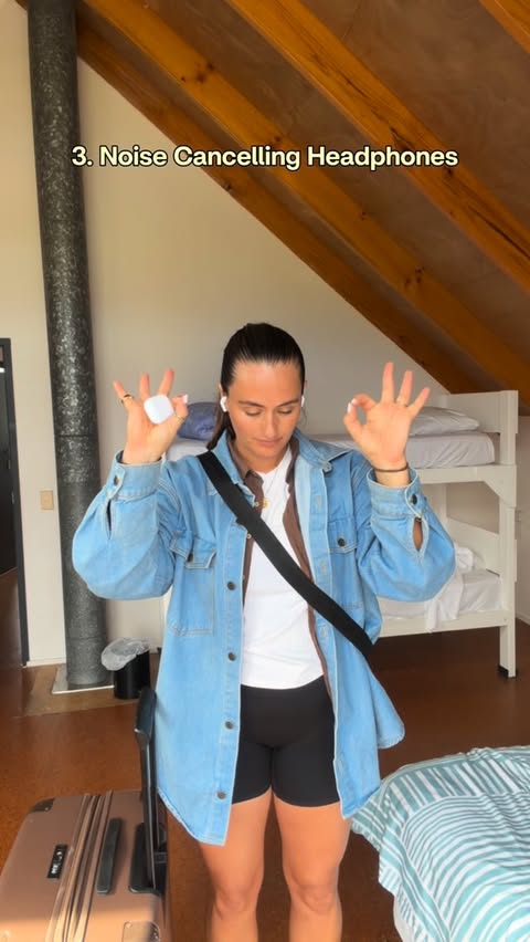 Instagram post by @the_gretaway for Simify. Caption reads: [...] for YEARS) 💼 
2. eSIM from....